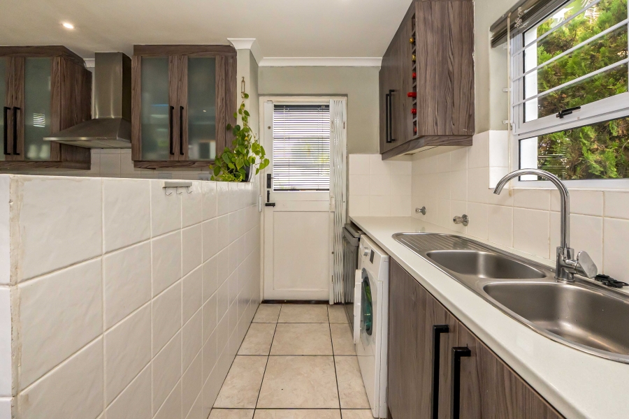 3 Bedroom Property for Sale in Sunningdale Western Cape